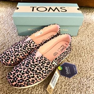 Women’s Tom’s NWT